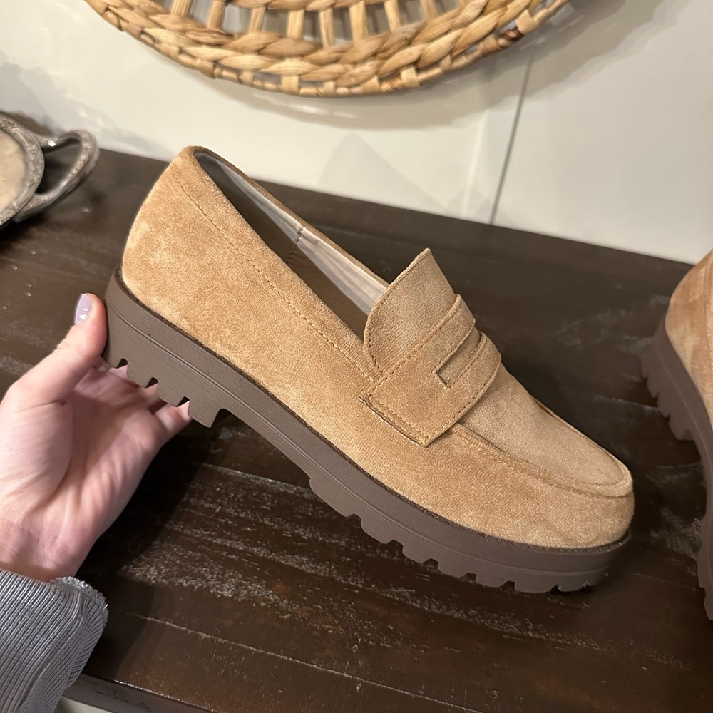Tan chunky suede loafers! Size 8 small scuffs shown